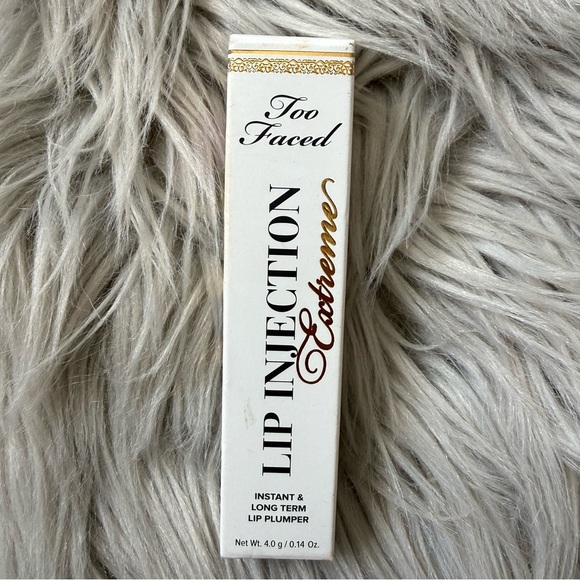TOO FACED Lip Injection Extreme Hydrating Lip
Plumper Gloss NWB - Picture 2 of 6